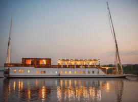 Dahabiya Nile Cruise, Hotel in Luxor