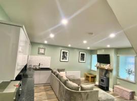 Cosy three bedroom house in Ballingarry Limerick Near Adare, hôtel à Limerick