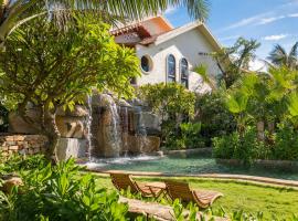 Sun Village Beach Resort, hotel in Tuy Hoa