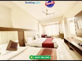 Hotel - RUDRAKASH - RD DIVINE - Near Shree Kashi Vishwanath Temple - Free Wi-Fi & Fully Air Conditioning Hotel In Pricious Location In Varanasi