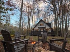 Walking Distance to the Beach Cabin with AC, hotel in Arrowhead Lake