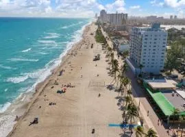 Cozy studio wbeach boardwalk steps kitchen