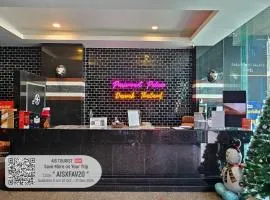 Paramount Palace Hotel Dannok