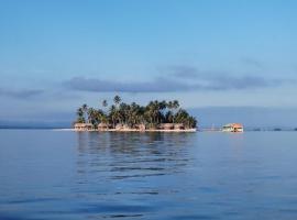 amazing gunayar, ξενοδοχείο σε Cayos Los Grullos