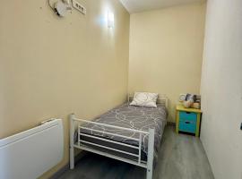 Face à la gare - Espace nuit privé 1, ξενοδοχείο σε Roanne