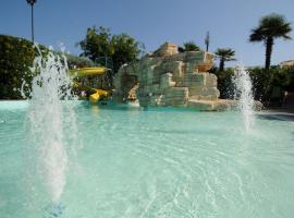 Holiday Home Happy Camp Mobil Homes in Riccione by Interhome, hotel v destinaci Misano Adriatico