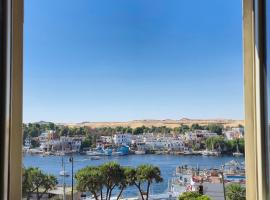 Pajama Hostel Nile View, hotel in Aswan