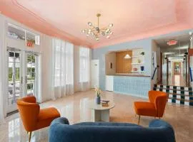 Blue Flamingo Suites, Art-Déco Boutique Hotel