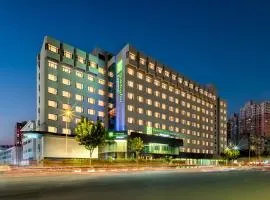Holiday Inn Express Shanghai Changyang Road by IHG