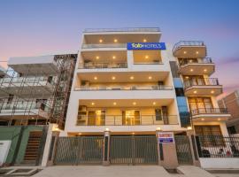 FabHotel Raahi Retreat - Nr Star Mall & 32nd Avenue, hotel en Gurgaon