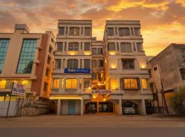 FabHotel Raj Ratna - Nr Ashram Road, hotel in Ahmedabad