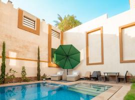 Luxury Accommodation, hotel in Sheikh Zayed