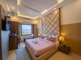 Perfectstayz Premium at Harkipauri Road - Ganga view rooftop cafe, hotell i Haridwār