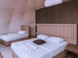 FARAH RUM lUXURY CAMP