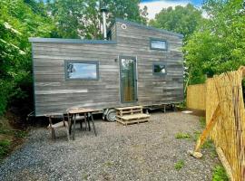 Tiny house chaleureuse en Matheysine, hotel en Saint-Jean-de-Vaux