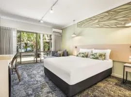 Nightcap at Kondari Resort