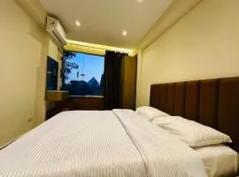 The Pyramid Vault View INN