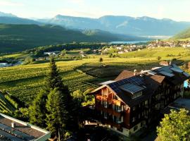 Hotel Tannhof, hotel em Caldaro