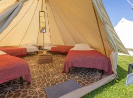 Nine Yards Bell Tents at the TT - Castletown, hotel in Castletown
