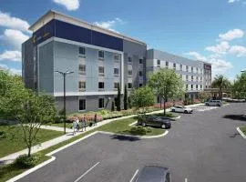 Comfort Inn & Suites Orlando Sanford Airport