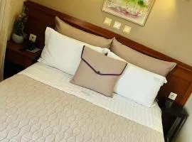 Triton Hotel Piraeus