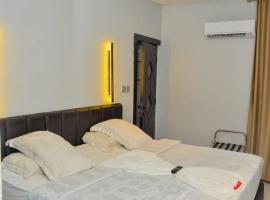 Triple Tee Luxury Hotel & Service Apartments Surulere, hotel v destinaci Lagos