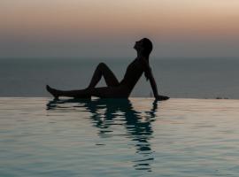 Creta Blue Boutique Hotel, hôtel à Chersónissos