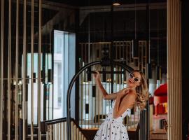 Radisson RED Galway, hotel in Galway