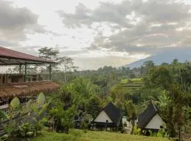 Mina Baturiti Hotel & Resto