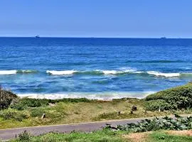 WAVES Beach hotel King Shaka