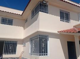 Casa en Atuntaqui, ξενοδοχείο σε Atuntaqui