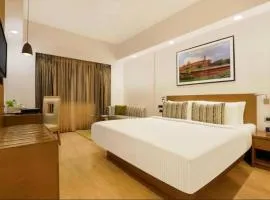 Hotel Red Plaza -Near Delhi Airport & Free Airport Drop