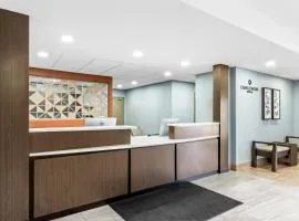 Candlewood Suites Victoria by IHG