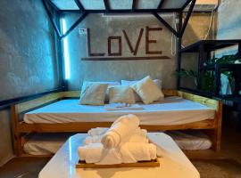 LoftVibes San Juan-Unit 4, hotel en San Juan