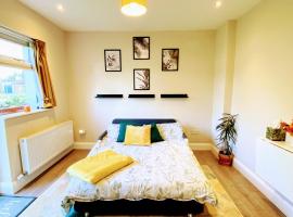 Private en-suite studio, ξενοδοχείο σε Dunboyne