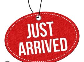 New 4 stars Large prime city center 2 bed 2 bath duplex apartment with free secure parking, ξενοδοχείο στο Μπέλφαστ