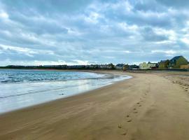 Home by the Sea, hotel in Woodhorn