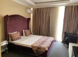 Lake view Palace Hotel