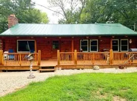 Charming Log Cabin Getaway with Private Hot Tub near Decatur, Illinois