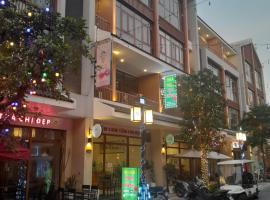 Nhà nghỉ Hoa Hồng Ocean Park 2, hotel en Ðình Loan