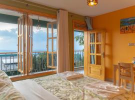 Mua Hills Tented Camp, готель у місті Katelembu