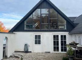 Stay by pramskoven, hotel in Køge