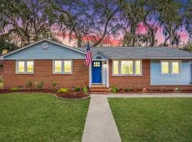 Camellia House - 6 minutes to MCRD Parris Island Graduation Family Friendly, Beach Pass Included, Renovated