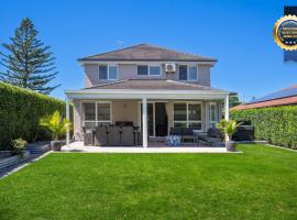 Bluewater Jervis Bay - Pet Friendly Luxury with Spa - 5 Mins Walk to Beach、Callala Beachのホテル