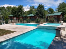 Cabañas Esmeralda, hotel v destinaci Villa Ciudad de America