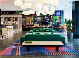 citizenM London Victoria, hotel in London