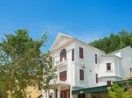 Hồng Trà Hotel Quảng Ninh