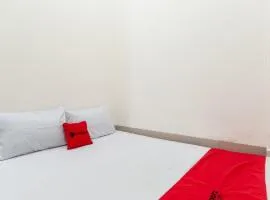 RedDoorz near UISU teladan Medan