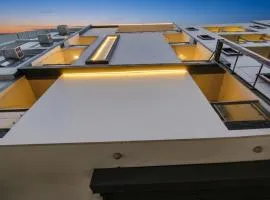 Via Aerosky Inn - Nr Yashobhoomi Convention Centre