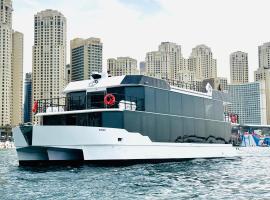 Boat Camping, hotel in Dubai